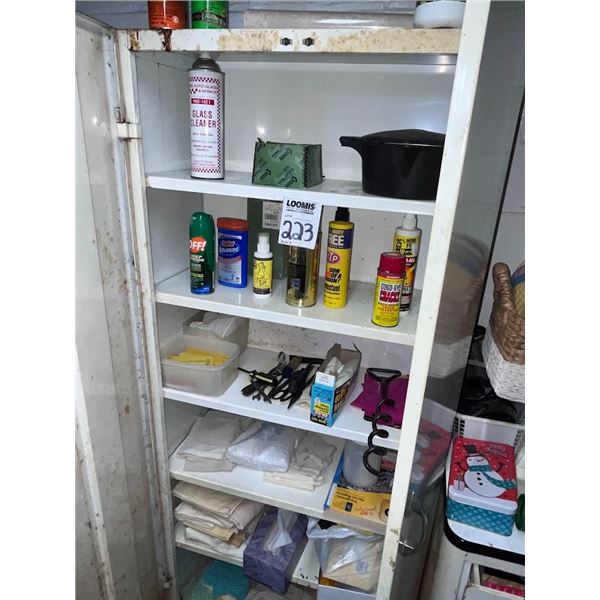 VINTAGE METAL STORAGE CABINET W/HOME ITEMS INSIDE INCLUDED