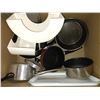 Image 1 : ASSORTED SMALL APPLIANCES AND KITCHENWARE