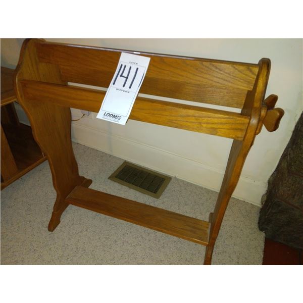 OAK QUILT/BLANKET RACK