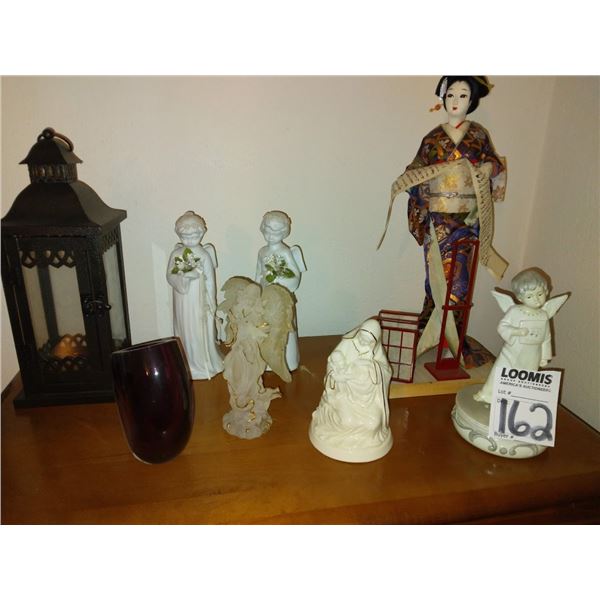 ASSORTED FIGURINES, LAMP AND ITALIAN GLASS