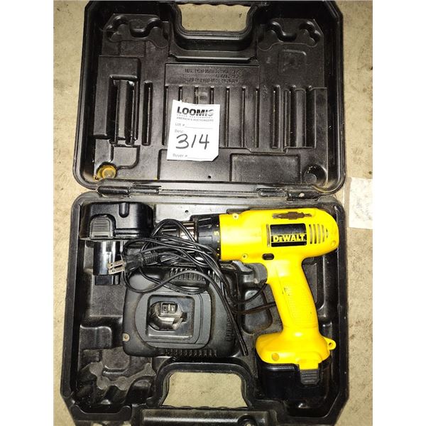 DEWALT R/C DRILL W CASE, CHARGER & BATTERY