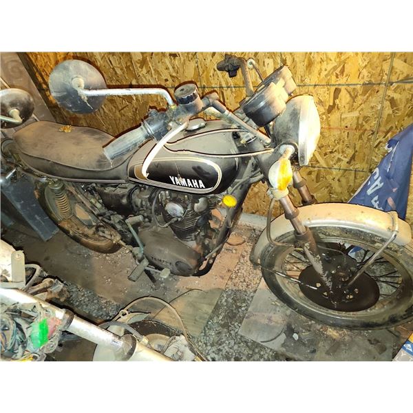 1975 VINTAGE YAMAHA MOTORCYCLE