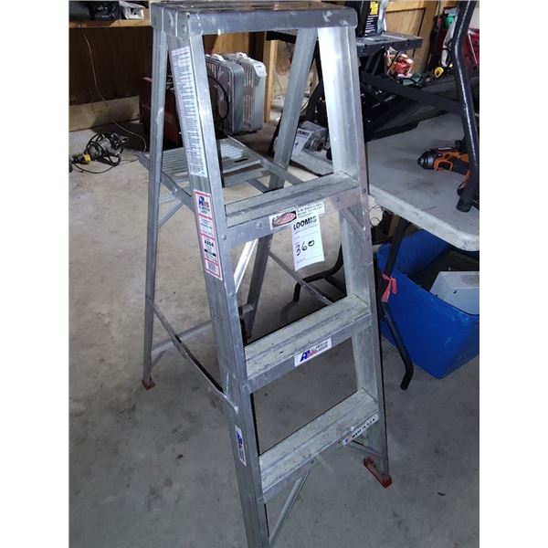 4' ALUMINUM STEP LADDER