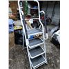 Image 1 : STEP LADDER W/ SIDE HANDLES