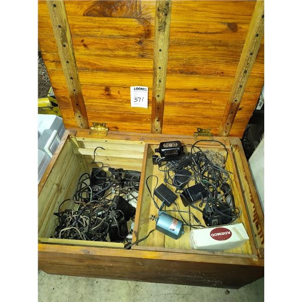 WOOD CHEST W/ MANY VINTAGE & ANTIQUE SEWING MACHINE PARTS