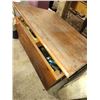 Image 6 : WOOD CHEST W/ MANY VINTAGE & ANTIQUE SEWING MACHINE PARTS