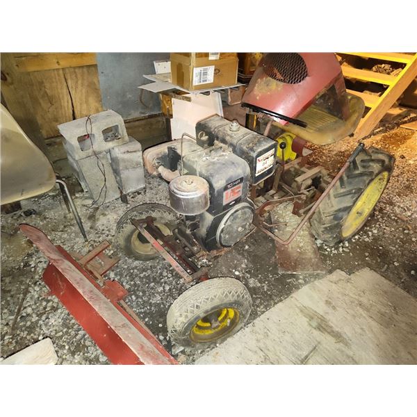 SPEEDX ANTIQUE GARDEN TRACTOR