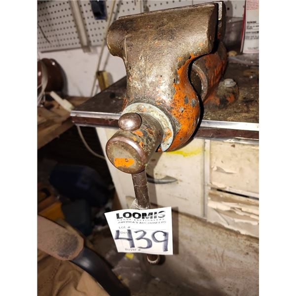 WILTON BENCH VICE (BUYER MUST REMOVE)