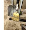 Image 2 : HANDLE TOOL LOT