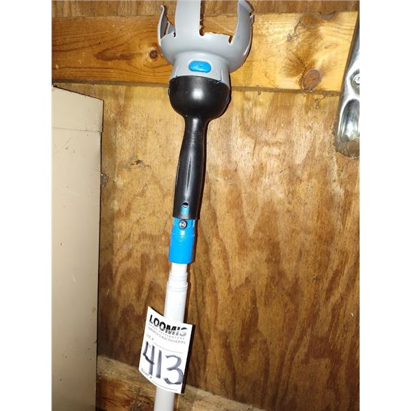 TELESCOPIC UNIVERSAL BULB CHANGER