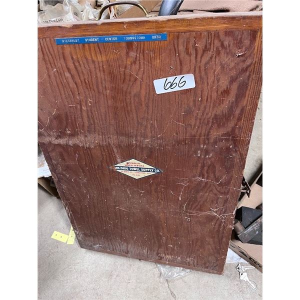 PORTABLE WOOD KEY RACK