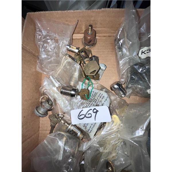 LARGE FLAT OF MOSTLY NEW CYLINDER LOCKS