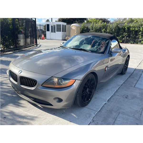 BMW Z4 2003 T-DONATION