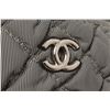 Image 7 : Chanel Gray Fabric X Nylon Bubble Shoulder Bag