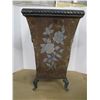 Image 2 : UNCLAIMED STORAGE:  PLANTER