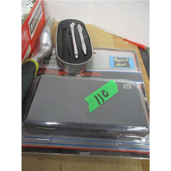 FLAT C/W ASHTRAY, BAND CLAMP, ETC