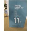 Image 2 : ESTATE:  KITCHEN UTENSIL SET