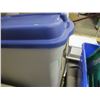 Image 3 : WHITE RUBBERMAID TOTE C/W LID (APPROX. 20" X 15")