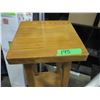Image 3 : ESTATE:  3 FOOT STAND