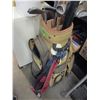 Image 4 : ESTATE:  GOLF BAG, CLUBS & IRONS