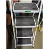 Image 1 : ESTATE:  4 STEP LADDER