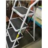 Image 2 : ESTATE:  4 STEP LADDER
