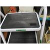 Image 3 : ESTATE:  4 STEP LADDER