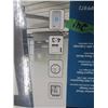 Image 2 : ESTATE:  8" DIGITAL PHOTO FRAME