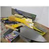 Image 1 : BOX C/W TROWELS, SPONGES, MISC