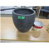 Image 1 : 2 PLANT POTS