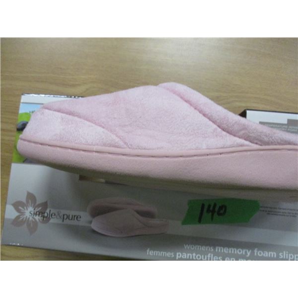 ESTATE:  LADIES MEOROY FOAM SLIPPERS (PINK) (SIZE SMALL)