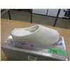 Image 1 : ESTATE:  LADIES WHITE MEMORY FOAM SLIPPERS (SIZE 8)