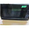 Image 1 : ESTATE:  MICROWAVE OVEN