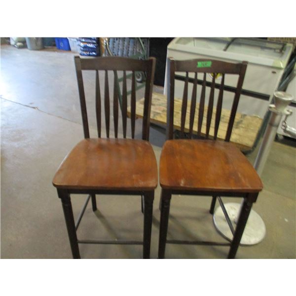 ESTATE:  2 WOOD DININGROOM CHAIRS