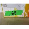 Image 8 : FLAT C/W LIGHT BULBS