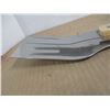 Image 2 : ESTATE:  BBQ TOOLS
