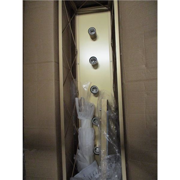 FREIGHT DAMAGE (AS IS):  LIGHT FIXTURE