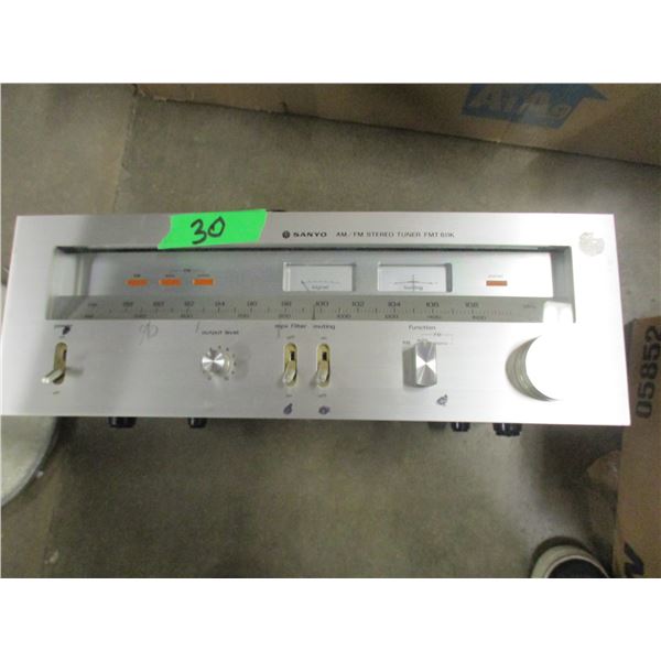 SANYO AM/FM STEREO C/W TUNER