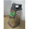 Image 1 : ESTATE:  GRATER