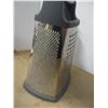 Image 2 : ESTATE:  GRATER