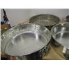 Image 2 : ESTATE:  BUNDLE C/W CAKE PANS