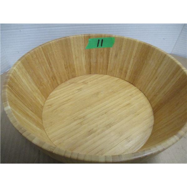 ESTATE:  5 PIECES OF ASSORTED DISHWARE