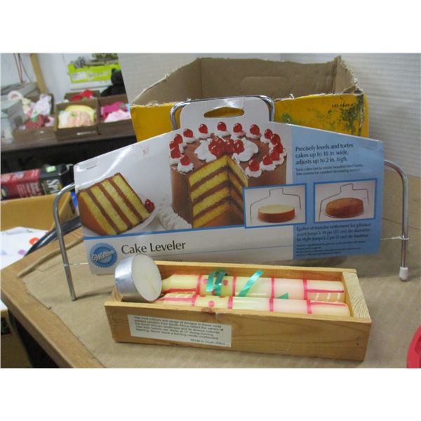 ESTATE:  BOX C/W ASSORTED ORNAMENTS