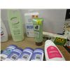 Image 2 : ESTATE:  BOX C/W ASSORTED TOILETRIES