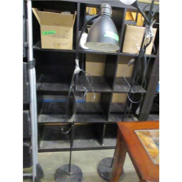 ESTATE:  SINGLE POLE LAMP