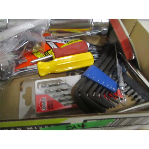 ESTATE:  FLAT C/W ASSORTED GOODS