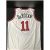 Image 1 : DEMAR DEROZAN CHICAGO BULLS SIGNED JERSEY - BECKETT COA