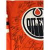 Image 2 : 2023-24 EDMONTON OILERS TEAM SIGNED JERSEY (MCDAVID, DRAISAITL,KANE, SKINNER, NURSE...)