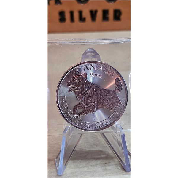 Lot 45-1) 1 oz Silver Predator Series Wolf 2018