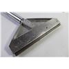 Image 4 : *Extendable Floor/Tile Scraper
